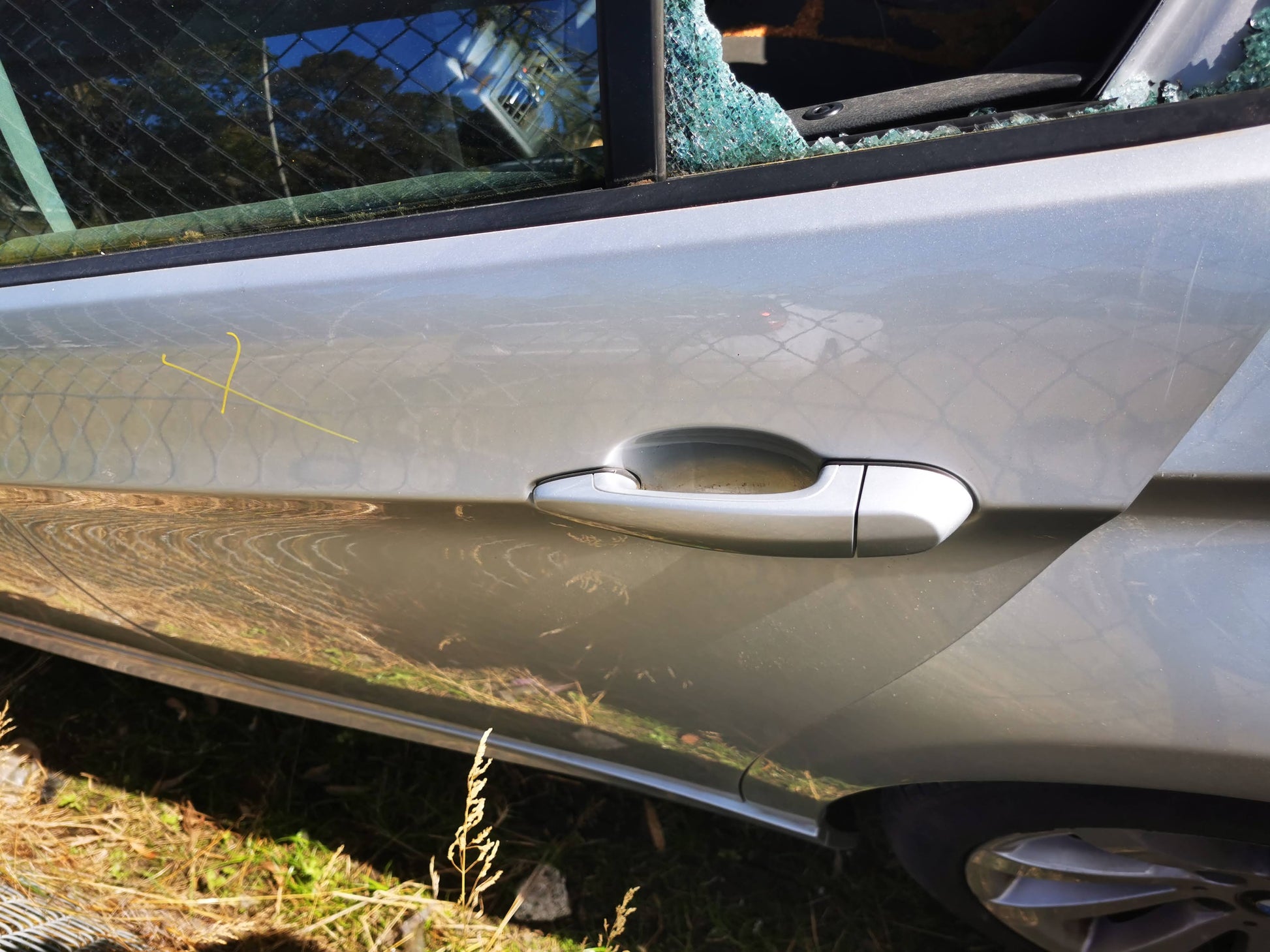 2010 BMW 3 SERIES BONNET GRILLE (LH SIDE), E90/E92/E93, SEDAN/COUPE/CABRIO, 03/07-09/13 51137201967 GRILLE