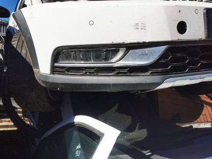 2013 VOLKSWAGEN PASSAT TAILGATE LAMP (RH SIDE), NON LED TYPE, 3C/MK6 B7, WAGON, 09/10-05/15 3AF945094Q REAR GARNISH