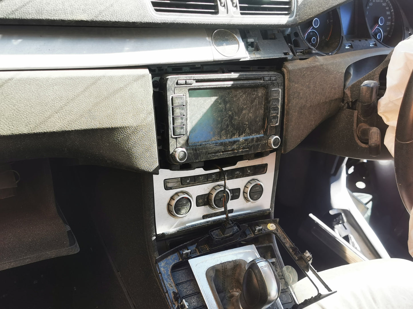 2013 VOLKSWAGEN PASSAT 3C, FRONT, 04/11-07/15 1K0947106H  COURTESY LIGHT