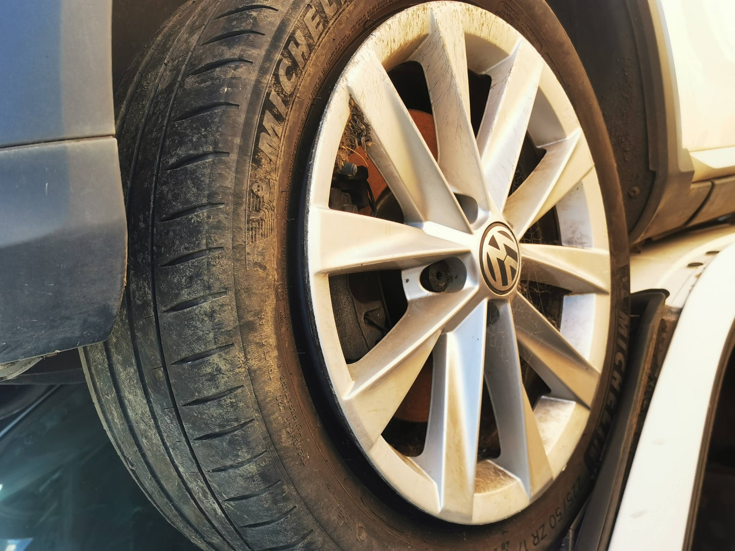 2013 VOLKSWAGEN PASSAT 3C, FRONT, 04/11-07/15 1K0947106H  COURTESY LIGHT