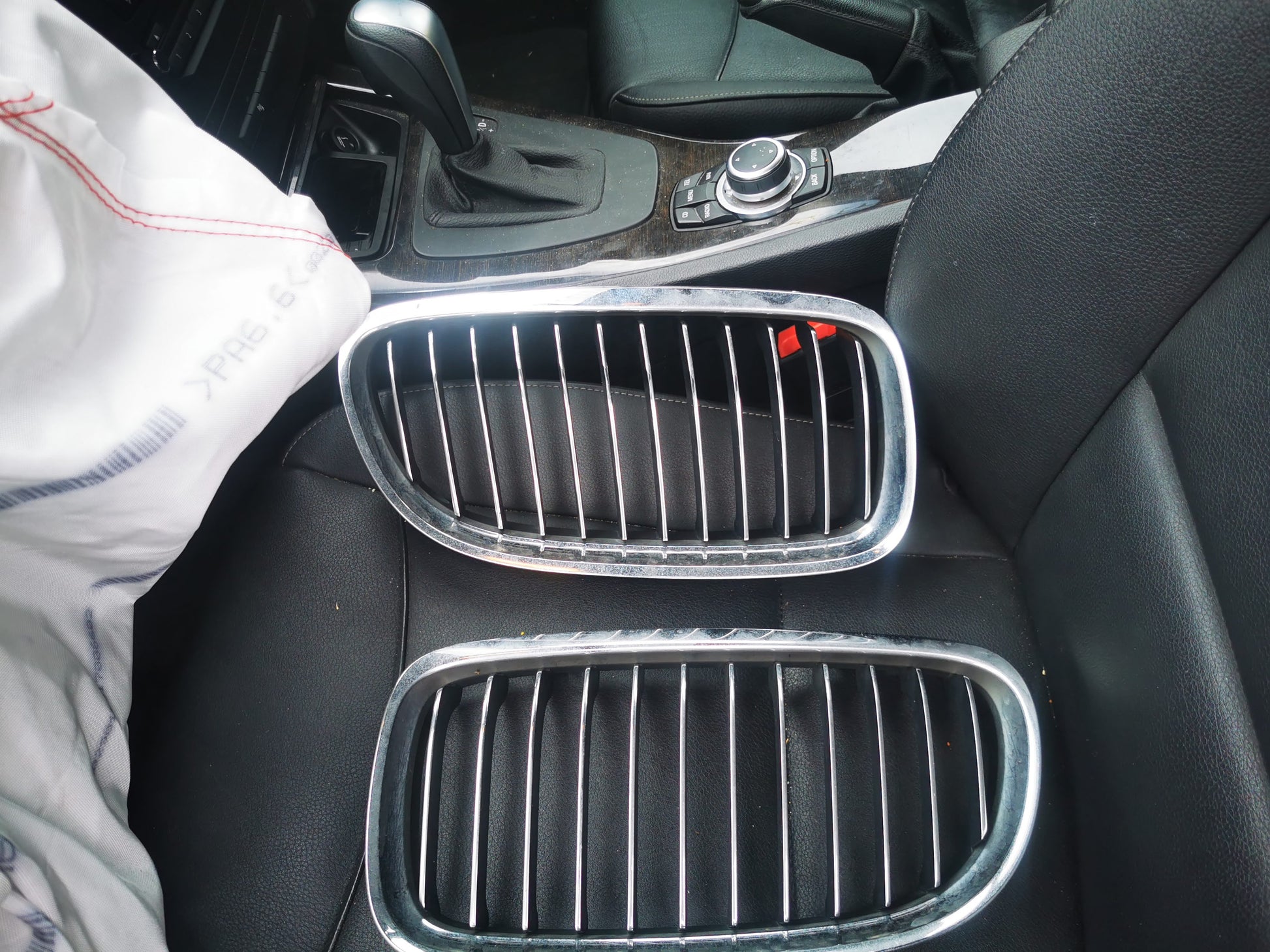 2011 BMW 3 SERIES BONNET GRILLE (RH SIDE), E90/E92/E93, SEDAN/COUPE/CABRIO, 03/07-09/13 51712146912 GRILLE