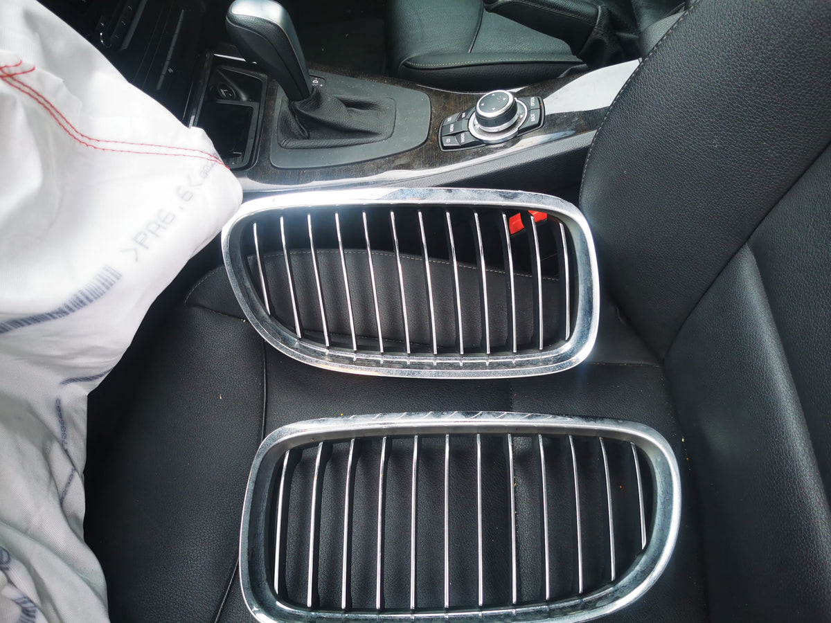 2011 BMW 3 SERIES BONNET GRILLE (RH SIDE), E90/E92/E93, SEDAN/COUPE/CABRIO, 03/07-09/13 51712146912 GRILLE