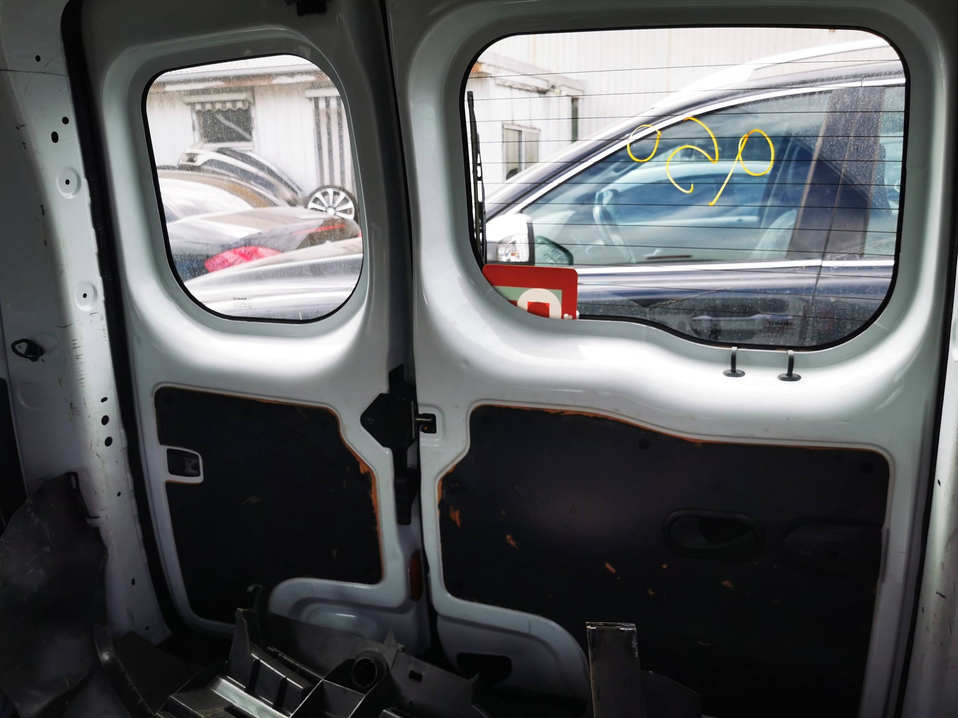 2015 RENAULT KANGOO X61, BLACK ONLY, W/PARK SENSOR TYPE, 09/13-02/22 7701478196 REAR BUMPER