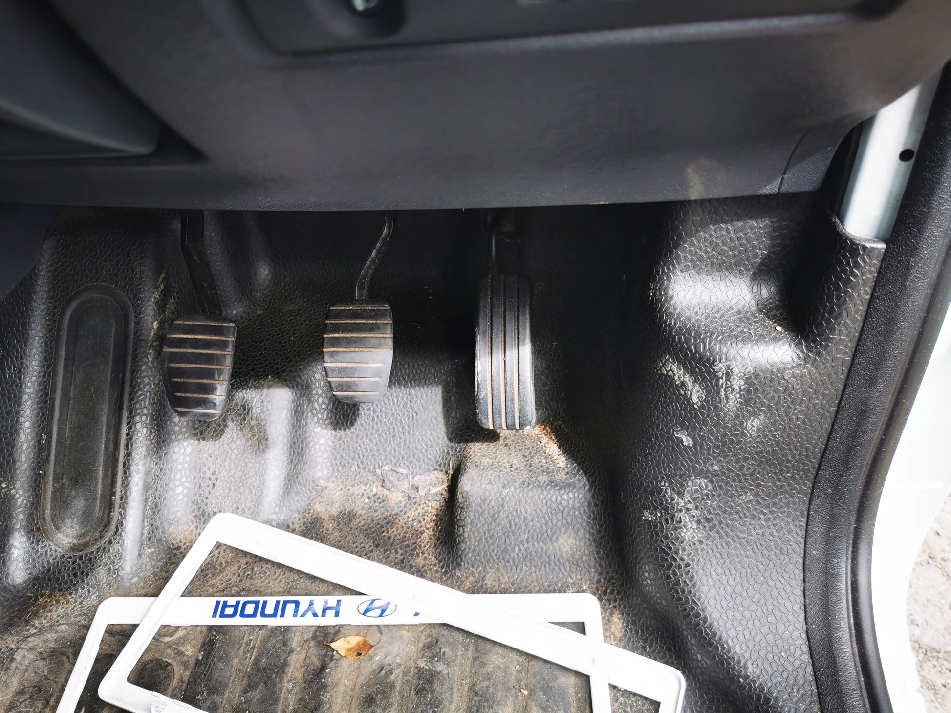2015 RENAULT KANGOO X61, BLACK ONLY, W/PARK SENSOR TYPE, 09/13-02/22 7701478196 REAR BUMPER