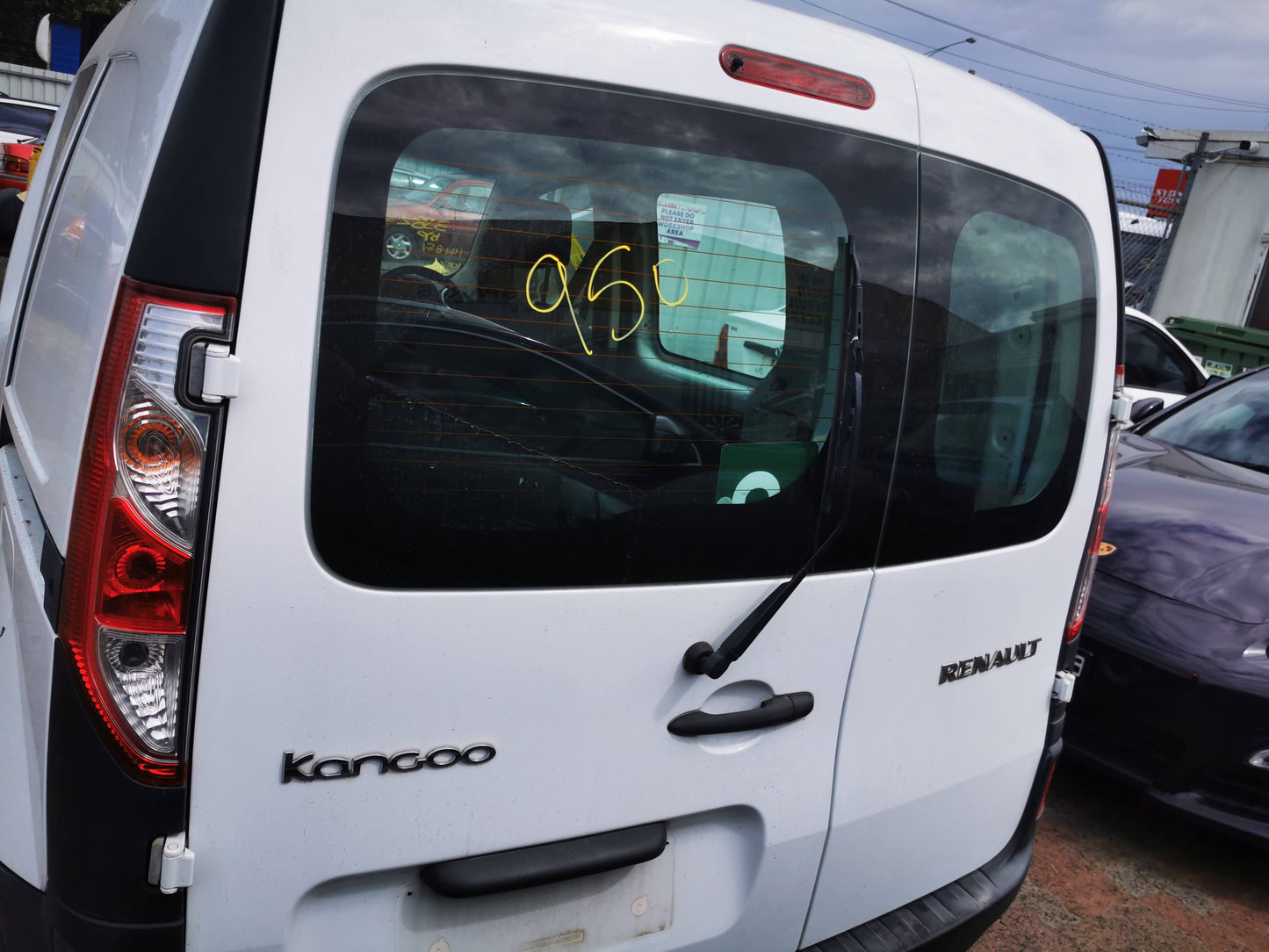 2015 RENAULT KANGOO X61, 10/12- 807207012R RIGHT FRONT WINDOW REG MOTOR