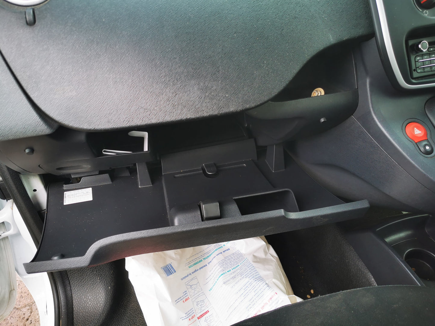 2015 RENAULT KANGOO X61, 10/12- 807207012R RIGHT FRONT WINDOW REG MOTOR