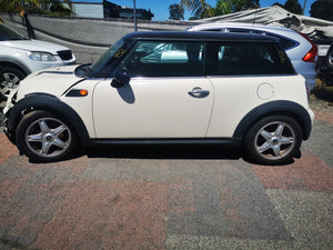 Wrecking 2009 MINI COOPER for Used Parts MN0952