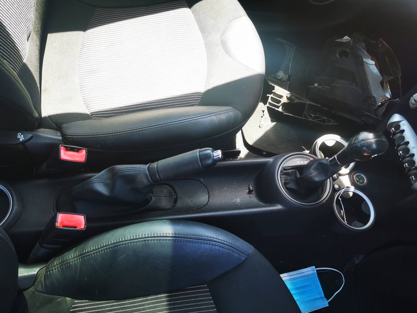 2009 MINI COOPER R55/R56/R57, WAGON/3DR HATCH/CABRIO, 03/07-05/14 41002755935 LEFT FRONT DOOR