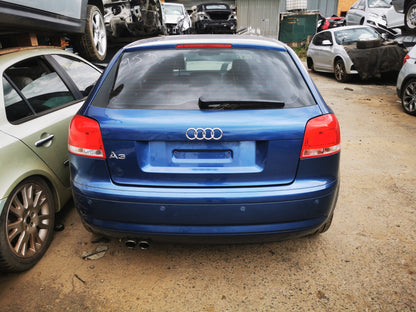 2005 AUDI A3 8P, FRONT, 06/04-02/13 8P0947106 COURTESY LIGHT