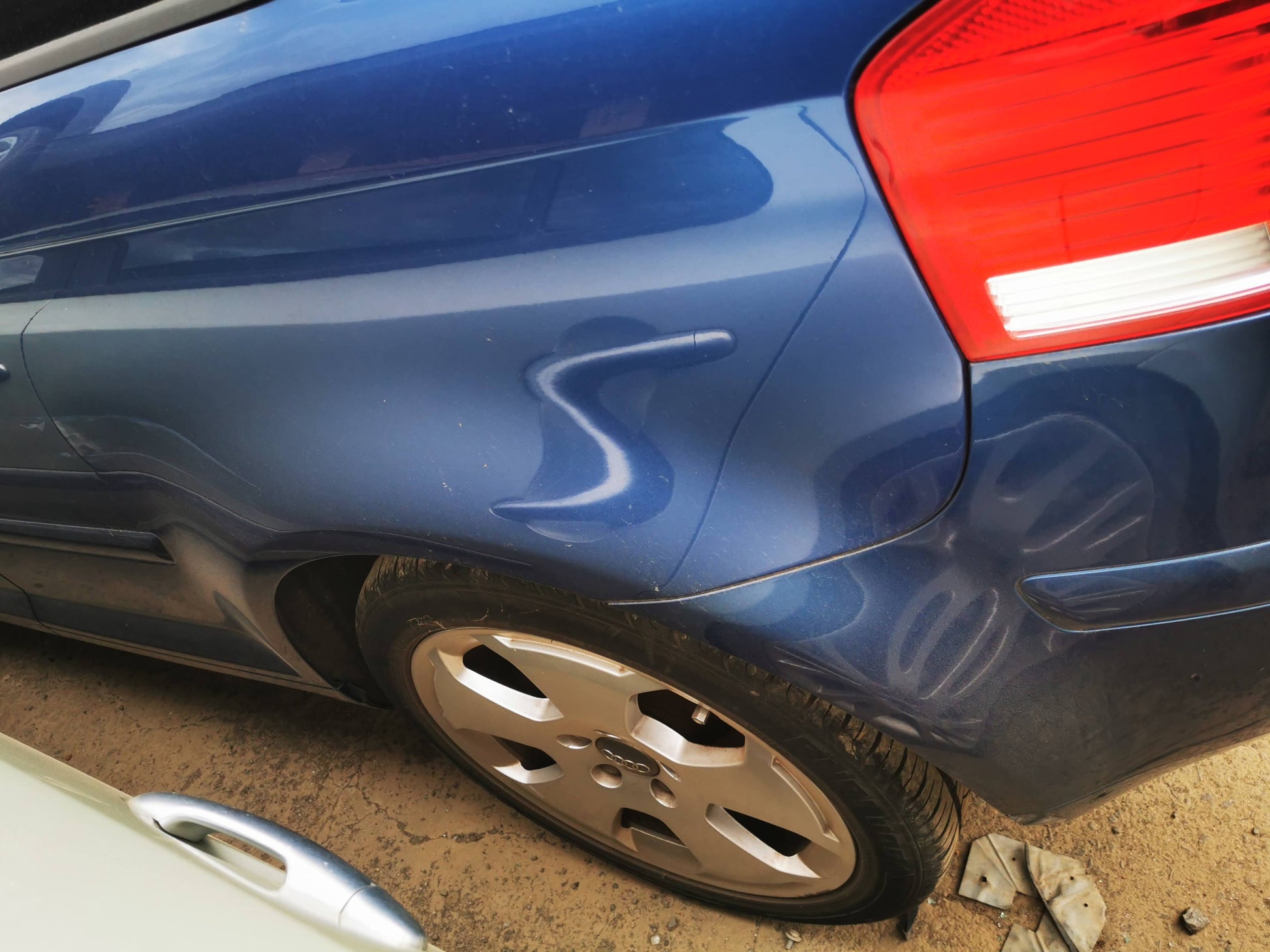 2005 AUDI A3 8P, FRONT, 06/04-02/13 8P0947106 COURTESY LIGHT