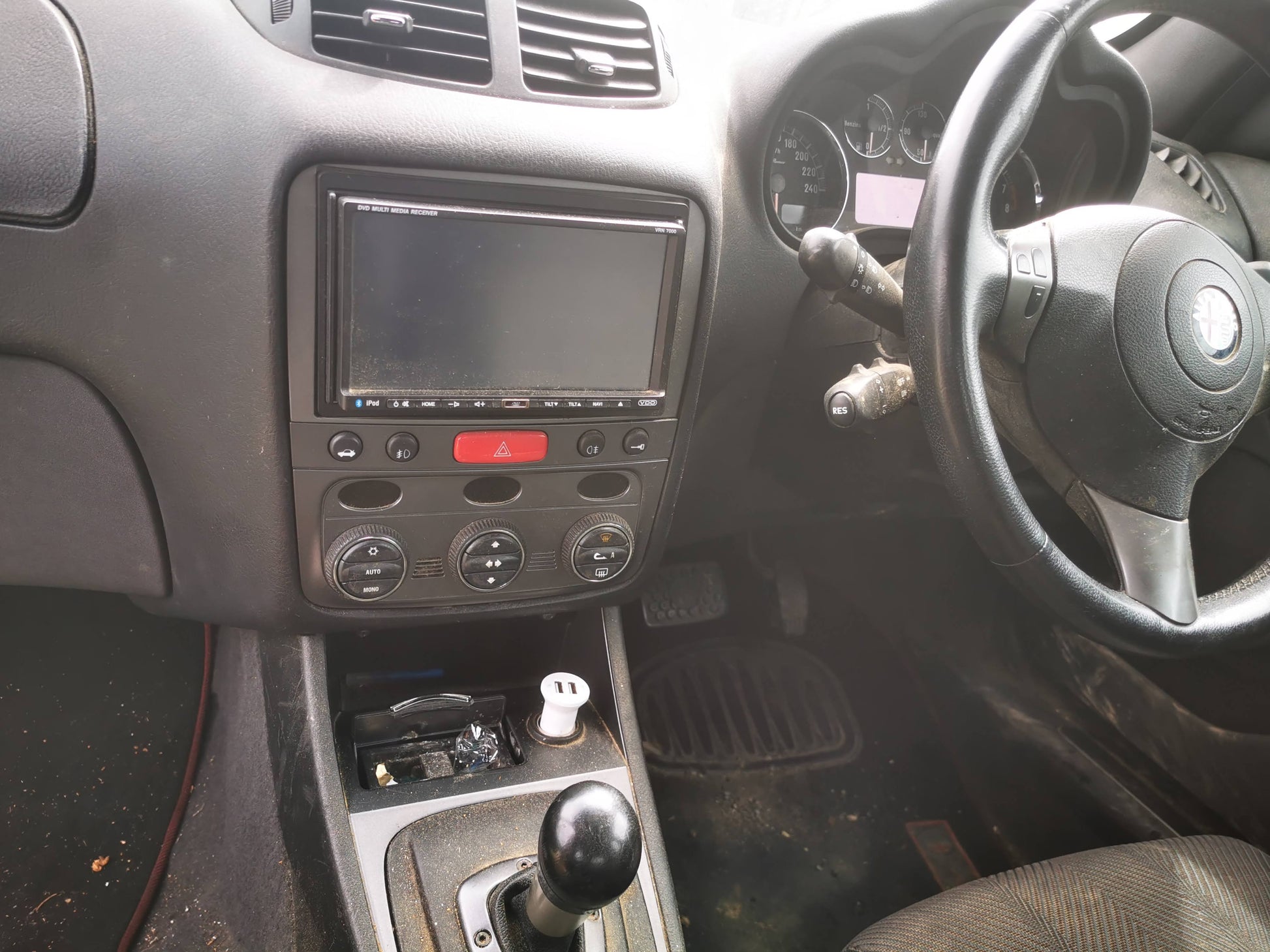 2010 ALFA ROMEO 147 LEFT FRONT DOOR LOCK, 09/01-12/10 46800416 DOOR BOOT GATE LOCK