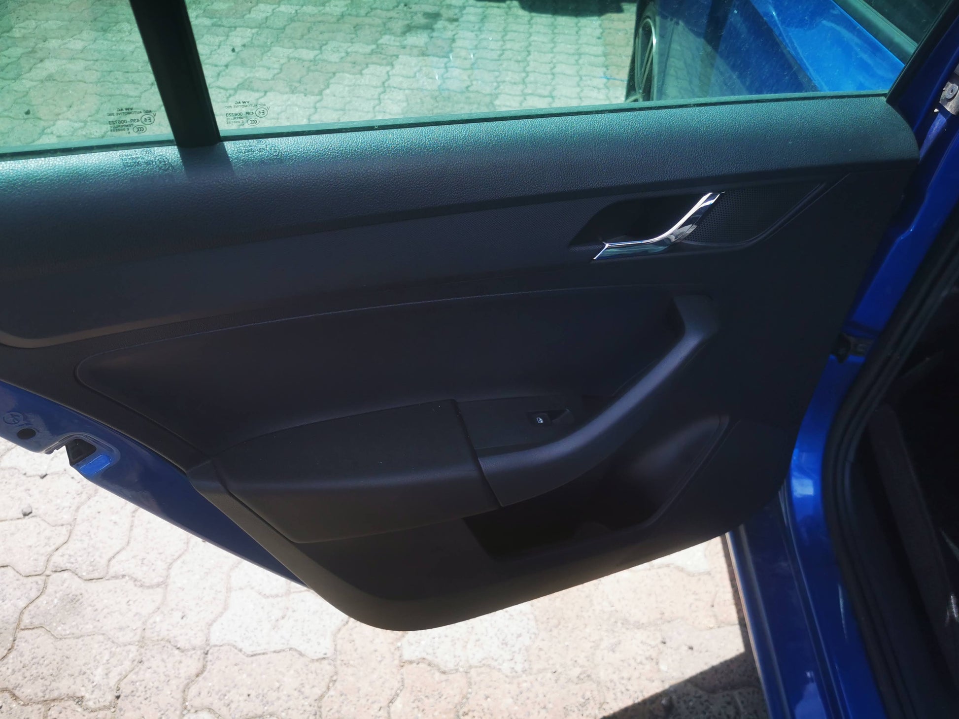 2016 SKODA RAPID RIGHT FRONT DOOR LOCK, NH, 05/14-02/17 5E2837016A DOOR BOOT GATE LOCK