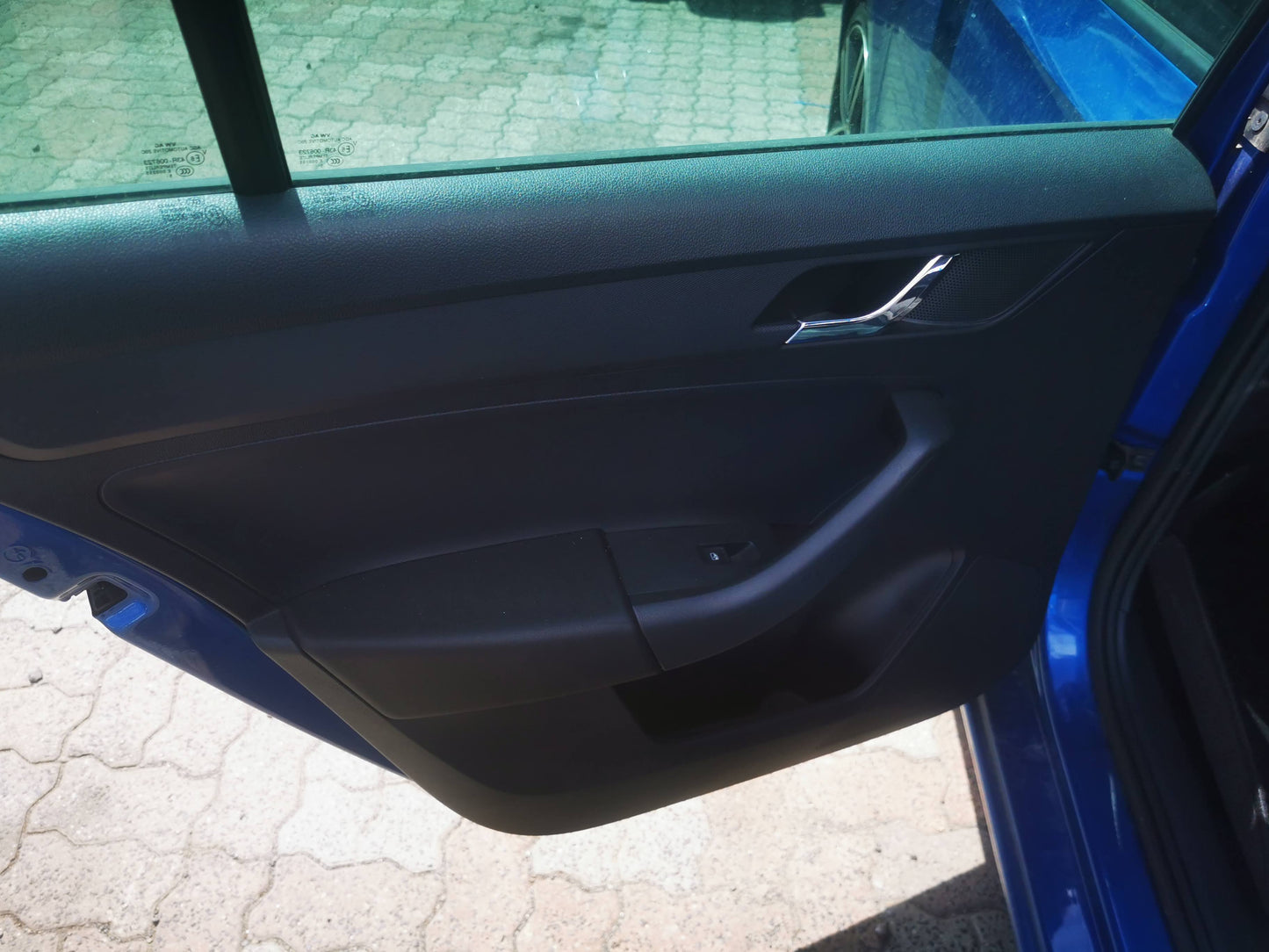 2016 SKODA RAPID RIGHT FRONT DOOR LOCK, NH, 05/14-02/17 5E2837016A DOOR BOOT GATE LOCK