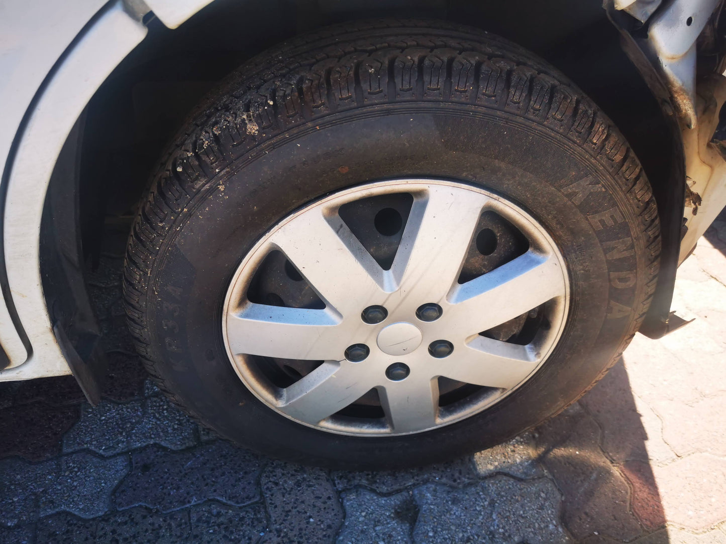 2014 RENAULT TRAFIC BARN DOOR SURROUND, 270 DEGREE DOOR LWB (VF1FLBHB), X83, 05/07-12/14 7700793306 LEFT TAILLIGHT