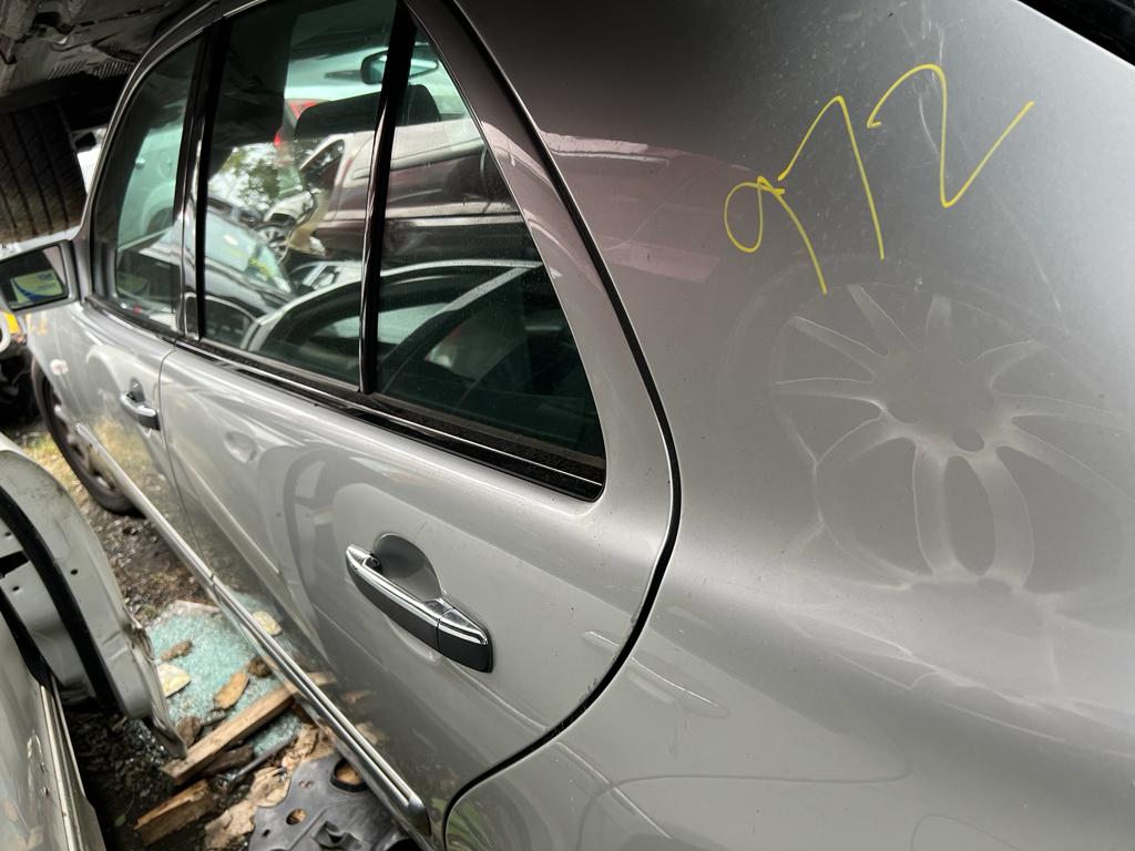 1996 MERCEDES E CLASS W210, SEDAN, NON AIR BAG TYPE, 01/96-10/99 A2107302405 RIGHT REAR DOOR