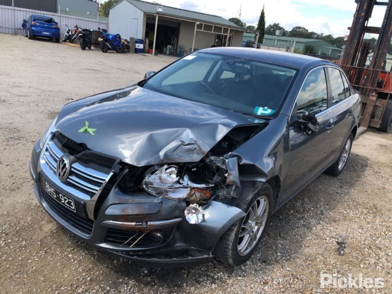 2010 VOLKSWAGEN JETTA 1KM, W/ PARK SENSOR TYPE, 02/06-07/11 1K5807417H REAR BUMPER