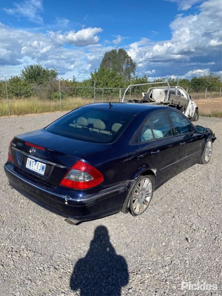 2008 MERCEDES E CLASS RIGHT FRONT DOOR LOCK, W211/S211, 08/02-12/09 A2117200435 DOOR BOOT GATE LOCK
