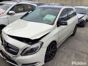 2012 MERCEDES B CLASS RIGHT FRONT DOOR LOCK, W246, 12/11-02/19 A1667200235 DOOR BOOT GATE LOCK