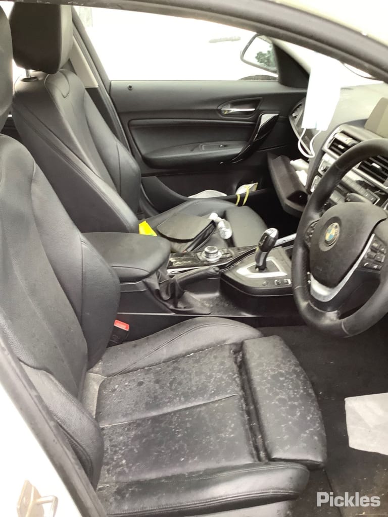 2016 BMW 1 SERIES FRONT (CENTRE), W/ SUNROOF CONTROLS & SOS BUTTON TYPE, F20, 06/11-04/19 63316827328 COURTESY LIGHT