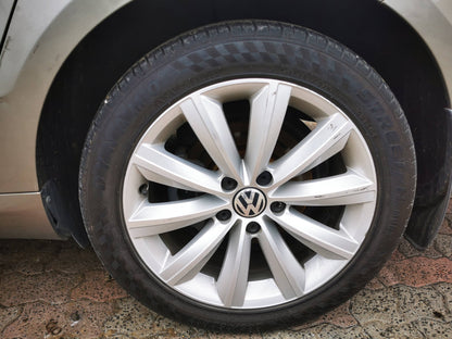 Wrecking 2012 VOLKSWAGEN PASSAT for Used Parts VW0995