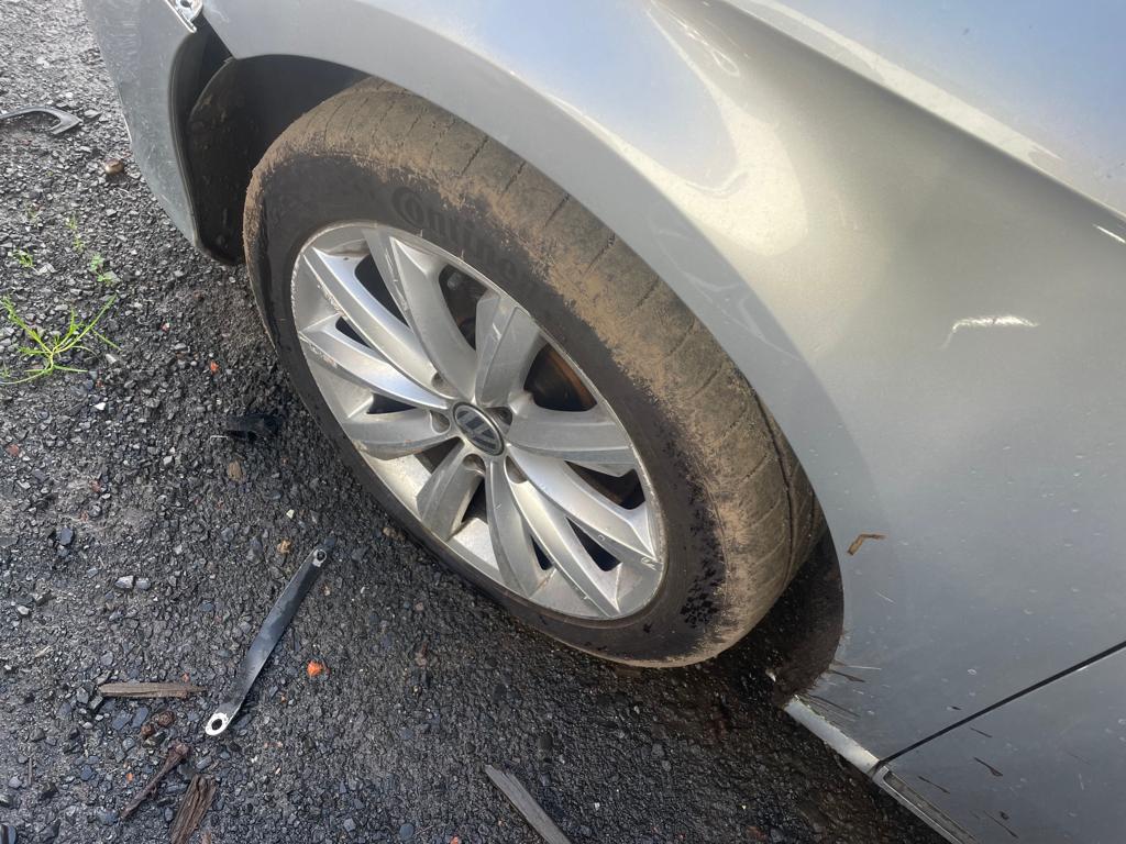 2013 VOLKSWAGEN PASSAT 3C, 04/11-07/15  TAILGATE REGULATOR