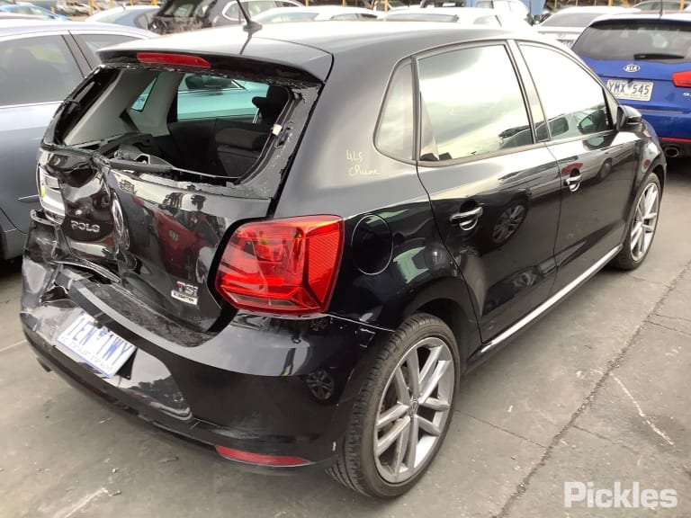2015 VOLKSWAGEN POLO 6R, PETROL, 1.2, CJZD ENGINE CODE, 05/10-09/17 6C0407256A RIGHT FRONT HUB ASSEMBLY