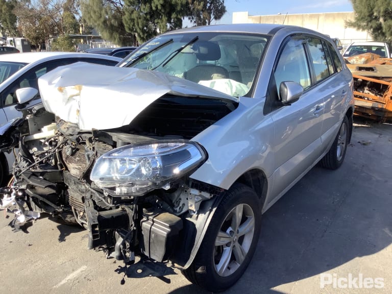 2011 RENAULT KALEOS H45, NON PARK SENSOR TYPE, 07/11-03/13 850102687R REAR BUMPER