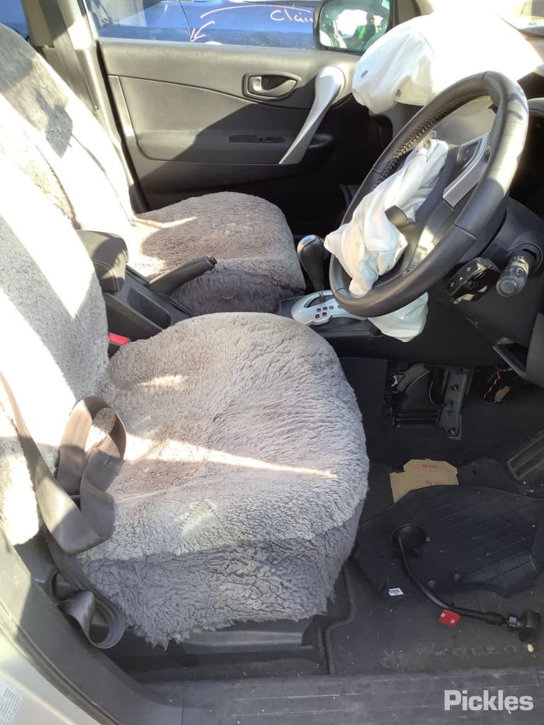 2011 RENAULT KALEOS H45, NON PARK SENSOR TYPE, 07/11-03/13 850102687R REAR BUMPER