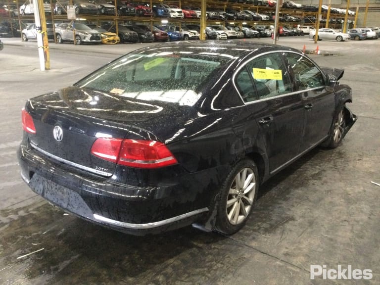 2013 VOLKSWAGEN PASSAT 3C, 04/11-07/15 3AA919204A CLOCK