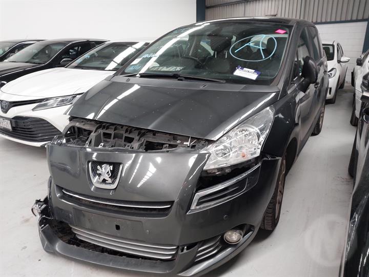 2013 PEUGEOT 5008 05/13-12/17 6362Q2 COURTESY LIGHT