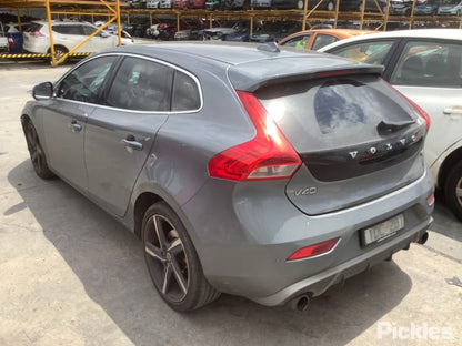 2015 VOLVO S40 M SERIES, SILVER COVER, GLOSS BASE, R-DESIGN TYPE, 02/13- 31299644 RIGHT DOOR MIRROR