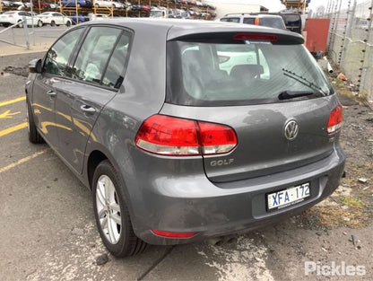 2009 VOLKSWAGEN GOLF GEN 6, HATCH, FRONT, NON SUNROOF TYPE, BEIGE, 10/08-03/13 1K0947105T COURTESY LIGHT