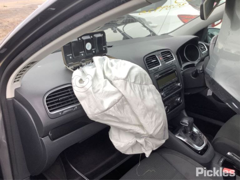 2009 VOLKSWAGEN GOLF GEN 6, HATCH, FRONT, NON SUNROOF TYPE, BEIGE, 10/08-03/13 1K0947105T COURTESY LIGHT