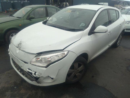 2011 RENAULT MEGANE BUMPER BAR (UPPER), X32/B95, 5DR HATCH, SPORT EDITION/PRIVILEGE, W/ PARK SENSOR TYPE, 09/10-06/13 850224667R REAR BUMPER