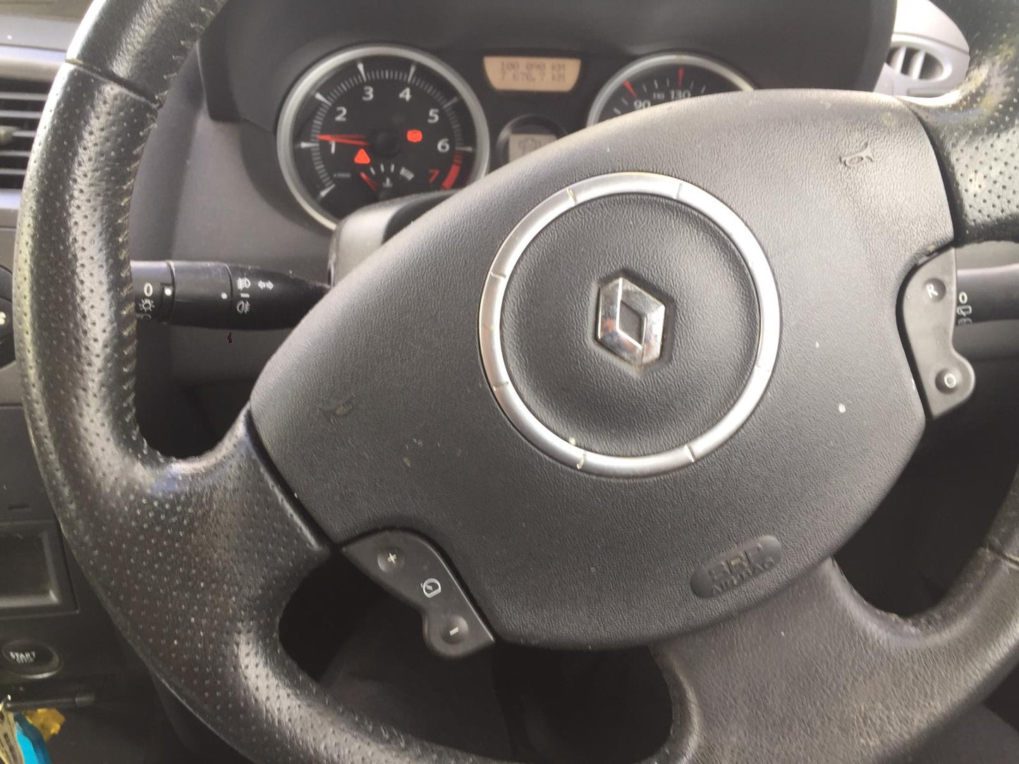 2007 RENAULT MEGANE B84, 5DR HATCH, NON PARK SENSOR TYPE, 12/03-08/10 7701474785 REAR BUMPER