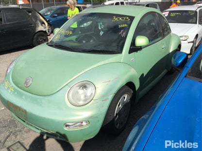 2001 VOLKSWAGEN BEETLE RIGHT FRONT DOOR LOCK, 01/00-09/05 6X2837014C DOOR BOOT GATE LOCK