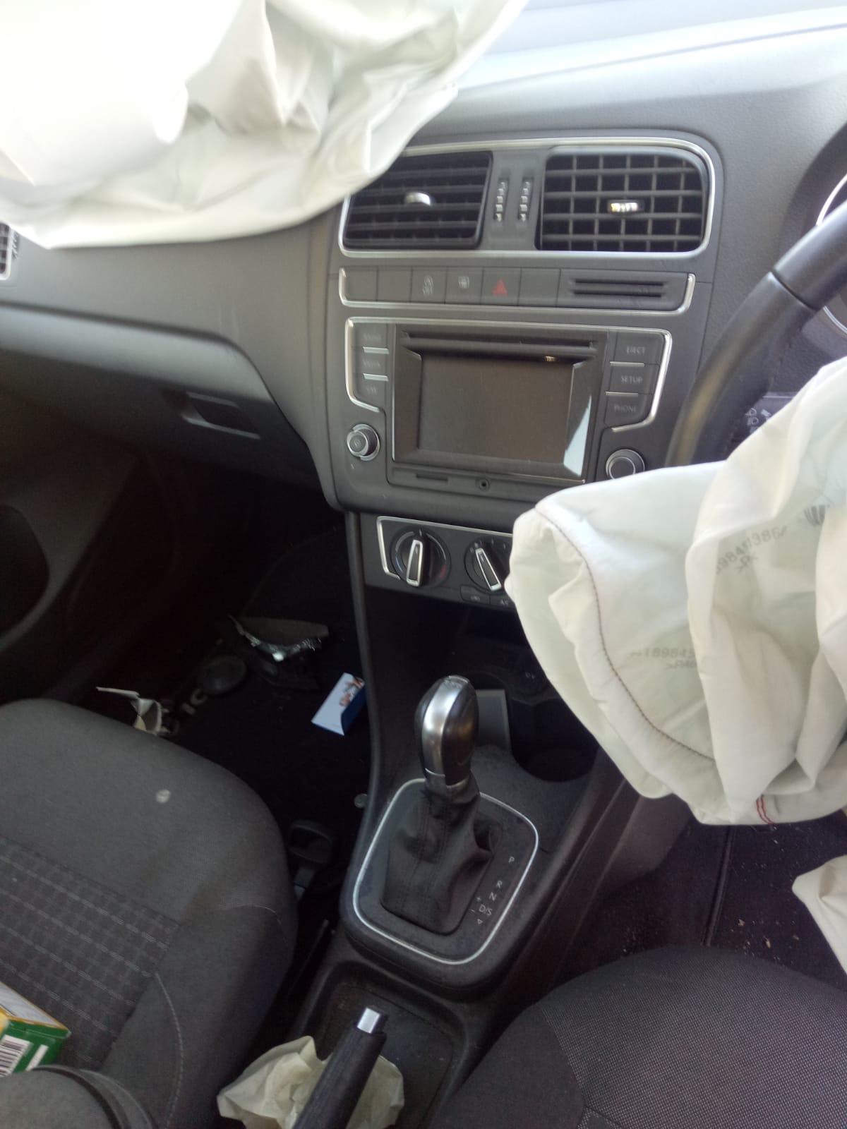 2015 VOLKSWAGEN POLO 6R, 05/10-09/17 6R2857101L GLOVE BOX