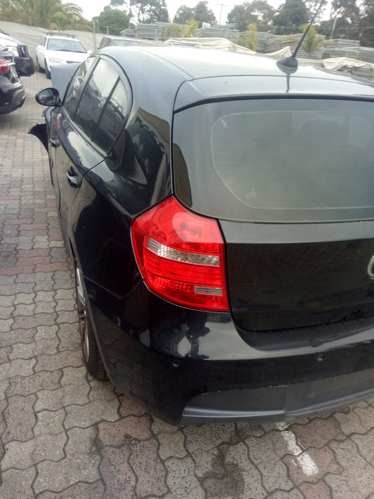 2009 BMW 1 SERIES E87, HATCH, M SPORT, NON SEAT ADJ. & NON MEMORY TYPE (5 PIN), 07/08-09/09 51167234223 LEFT DOOR MIRROR