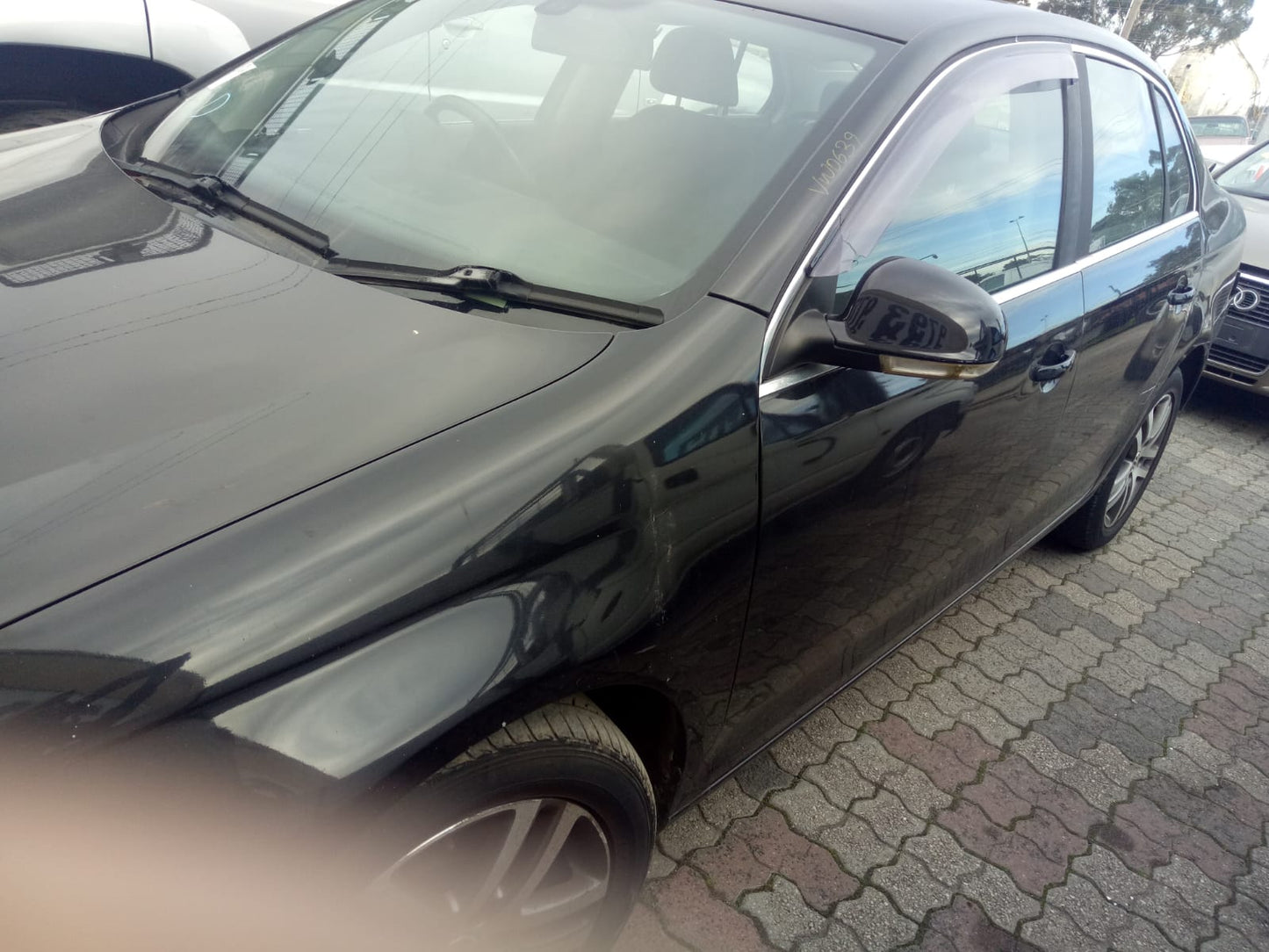 2008 VOLKSWAGEN JETTA 1KM, STD TYPE, CHROME REFLECTOR, 02/06-07/11 1K6941006Q RIGHT HEADLAMP