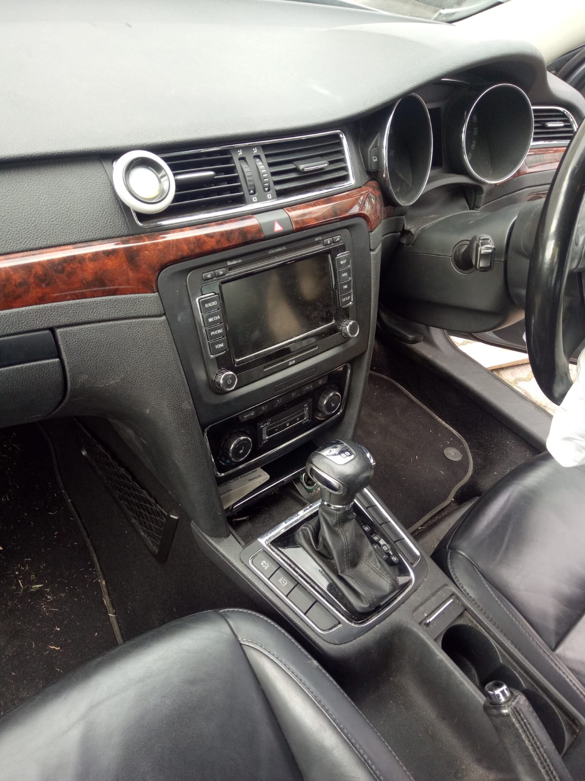 Wrecking 2012 SKODA SUPERB for Used Parts SK0651