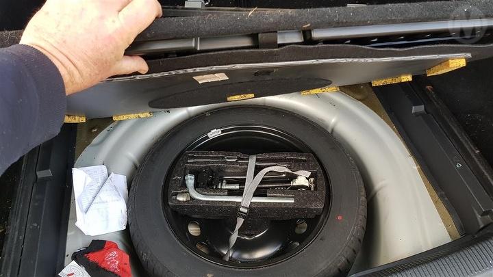 2010 VOLKSWAGEN GOLF GEN 6, NON GTi/R, HALOGEN TYPE, 12/08-03/13 5K2941005H LEFT HEADLAMP