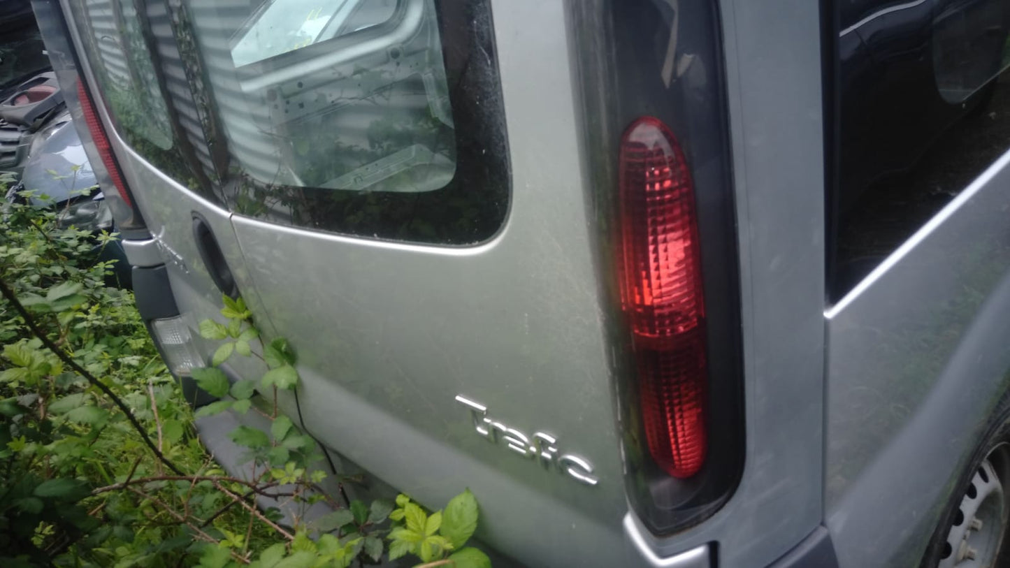 2005 RENAULT TRAFIC X83, 04/04-04/07 7701032014 LEFT HEADLAMP