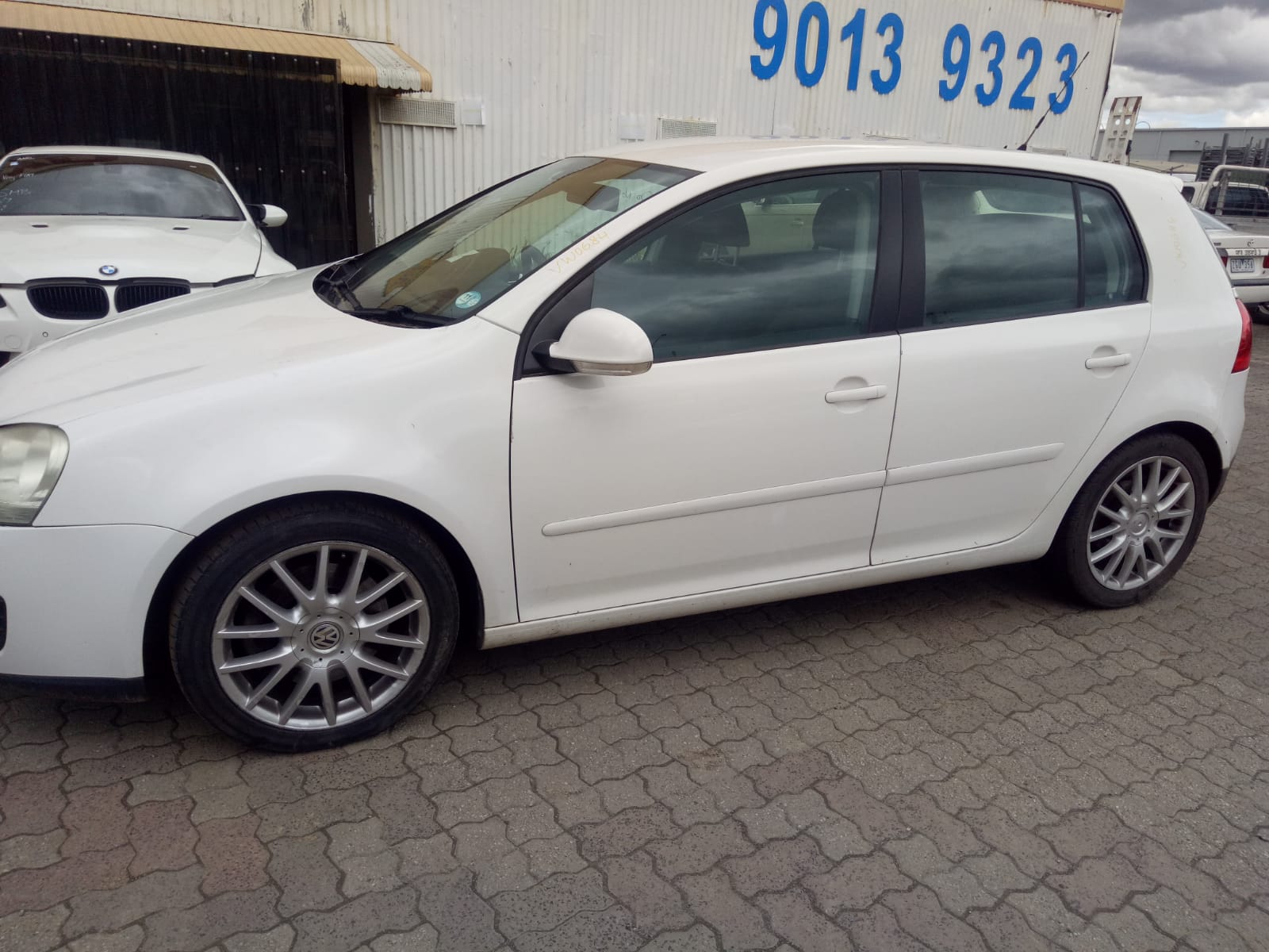 2007 VOLKSWAGEN GOLF GEN 5, BUMPER BAR (2 PIECE), W/ PARK SENSOR TYPE, 06/04-02/09 1K6807417 REAR BUMPER