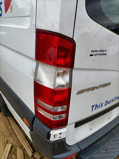 2014 MERCEDES SPRINTER VAN 10/06-04/18 A9068200701 COURTESY LIGHT