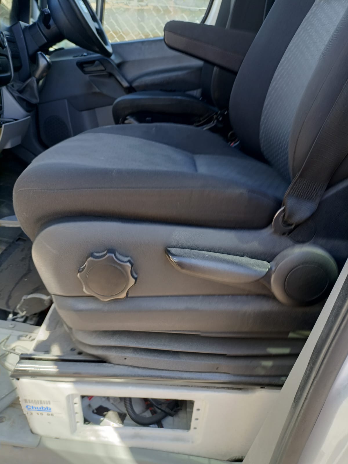 2012 VOLKSWAGEN CRAFTER RIGHT FRONT DOOR LOCK, 02/07-07/17 2E2837016B DOOR BOOT GATE LOCK