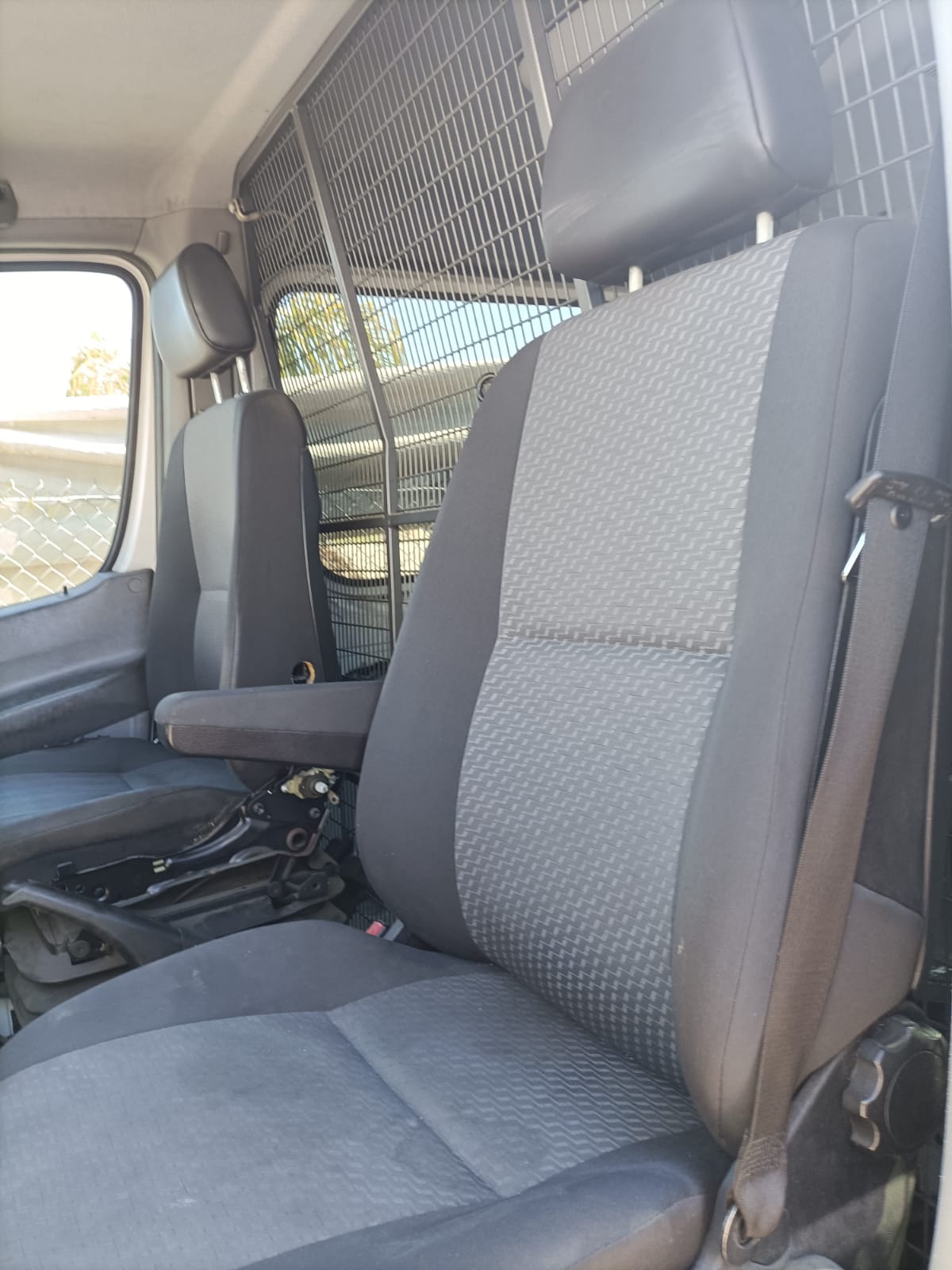 2012 VOLKSWAGEN CRAFTER RIGHT FRONT DOOR LOCK, 02/07-07/17 2E2837016B DOOR BOOT GATE LOCK