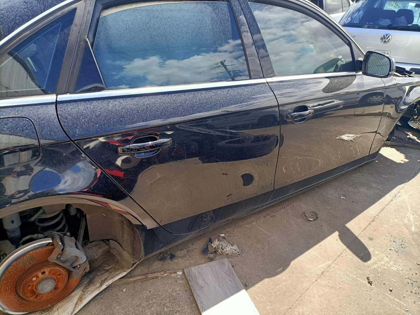 2010 AUDI A4 LEFT FRONT DOOR LOCK, B8 8K, SINGLE ROW (6 PIN), P/N 8J2837015C, 11/09-09/15 8J2837015C DOOR BOOT GATE LOCK