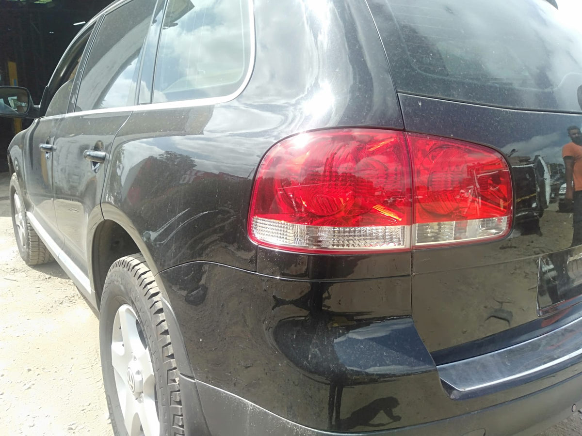 2007 VOLKSWAGEN TOUAREG 7L, W/ MOULD TYPE, 09/03-12/10 7L0833056M RIGHT REAR DOOR