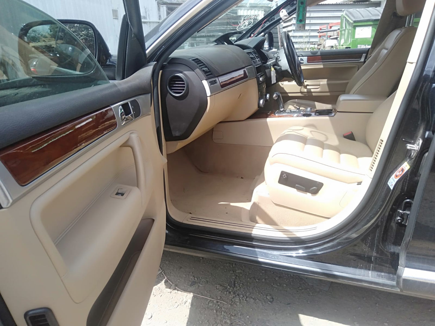 2007 VOLKSWAGEN TOUAREG 7L, W/ MOULD TYPE, 09/03-12/10 7L0833055M LEFT REAR DOOR SLIDING