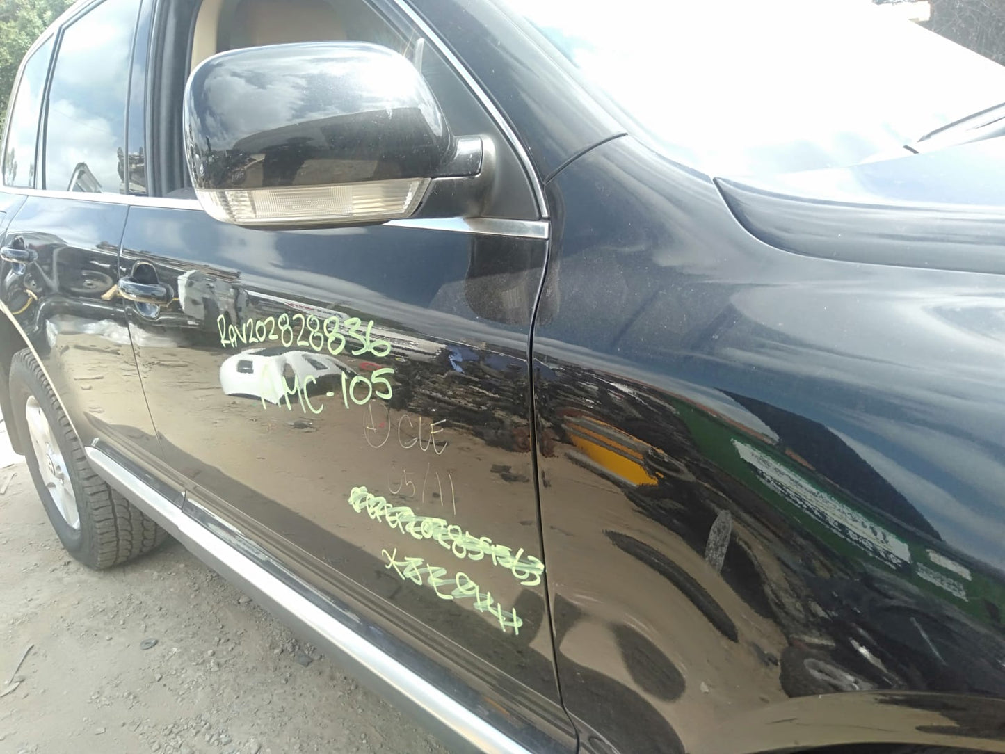 2007 VOLKSWAGEN TOUAREG 7L, W/ MOULD TYPE, 09/03-12/10 7L0831056L RIGHT FRONT DOOR